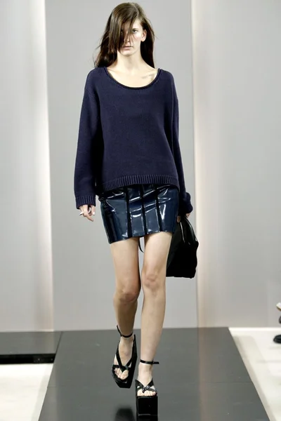 Look 16